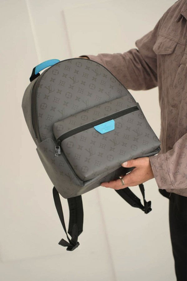 LOUIS VUITTION MONOGRAM UNISEX BACKPACK WITH OG BOX (Copy) Urban Classics Store