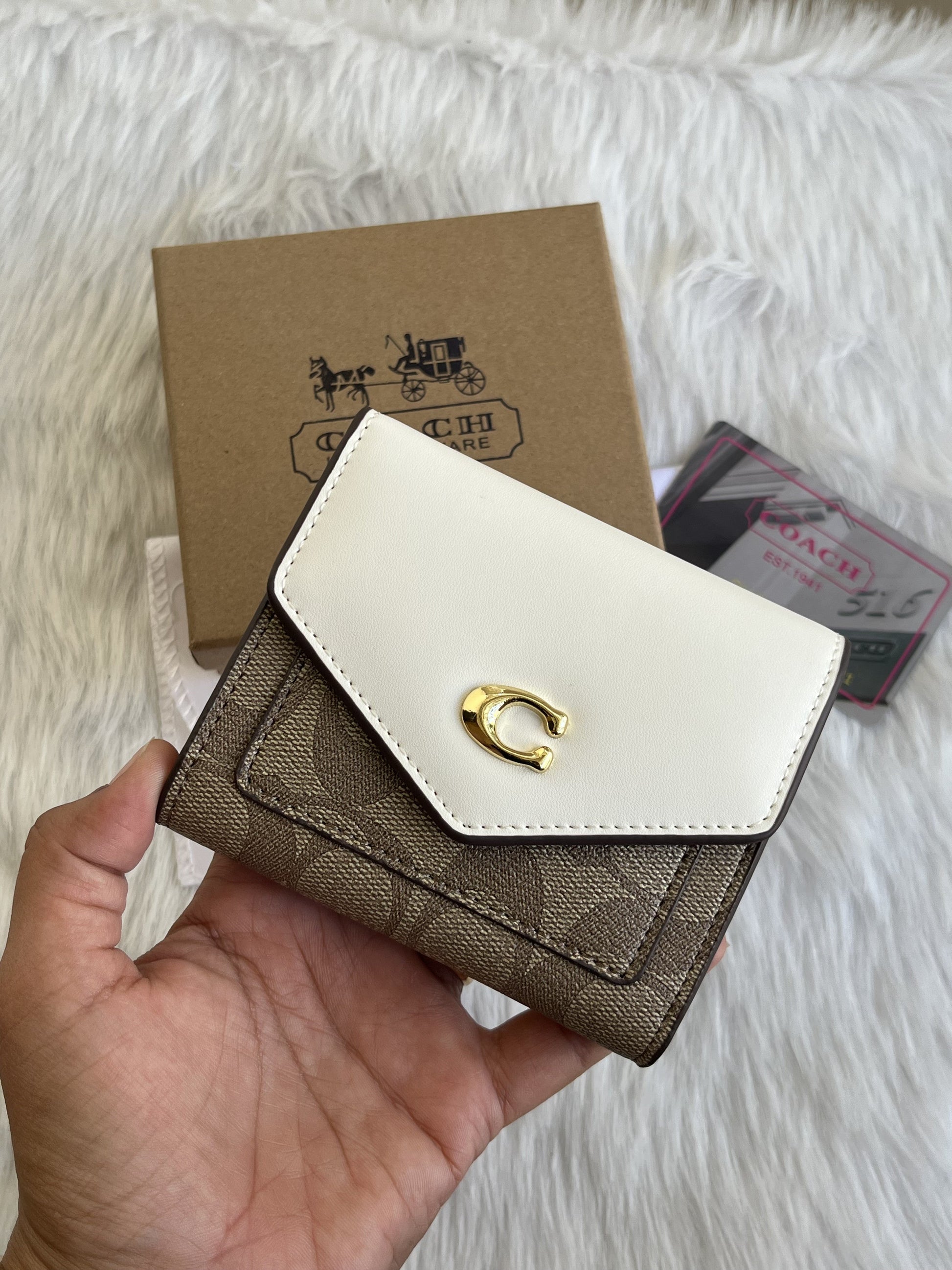 COACH 117 3 FOLD WALLET WITH ORIGINAL BOX + DUST COVER + CARD Urban Classics Store