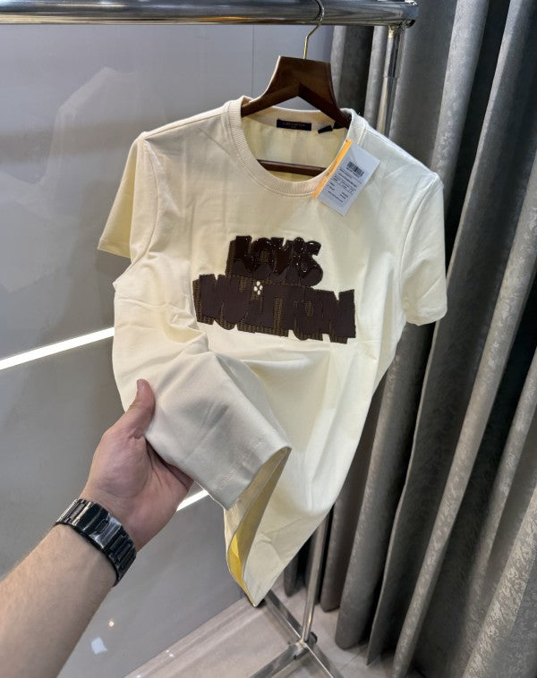 LOUIS VUITTON CREAM LOGO WORK IMPORTED T-SHIRT Urban Classics Store