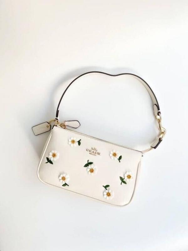 COACH NOLITA 18 (DAISY) BAG WITH OG BOX & CHAIN BELT Urban Classics Store