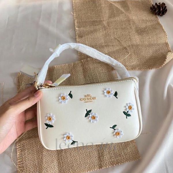 COACH NOLITA 18 (DAISY) BAG WITH OG BOX & CHAIN BELT Urban Classics Store