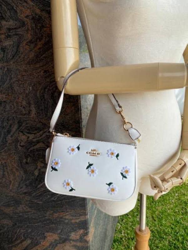 COACH NOLITA 18 (DAISY) BAG WITH OG BOX & CHAIN BELT Urban Classics Store