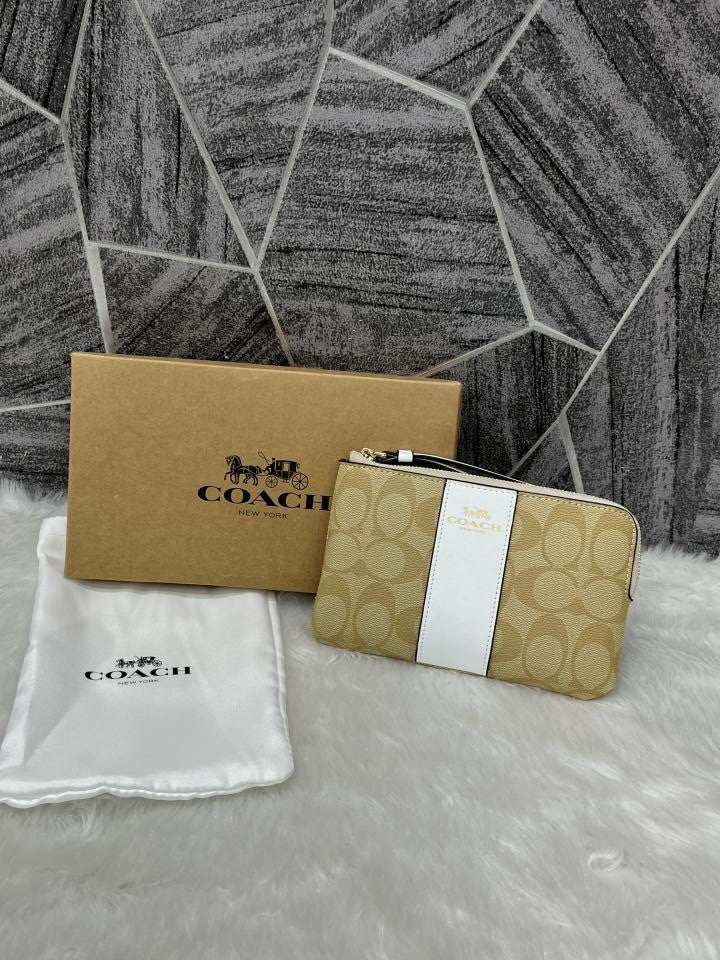 COACH W6 CORNER WRISTLET WHITE BROWN WITH OG BOX & DUST COVER Urban Classics Store
