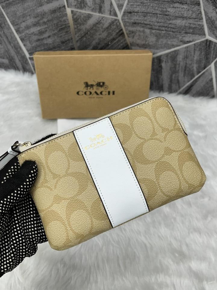 COACH W6 CORNER WRISTLET WHITE BROWN WITH OG BOX & DUST COVER Urban Classics Store