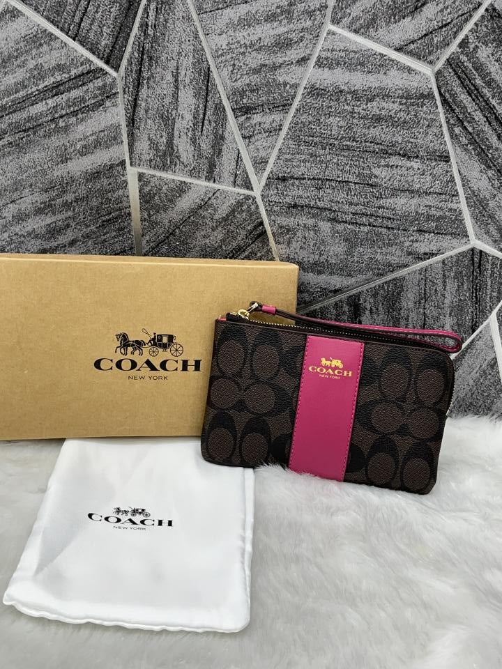 COACH W3 CORNER WRISTLET PINK BLACK WITH OG BOX & DUST COVER Urban Classics Store