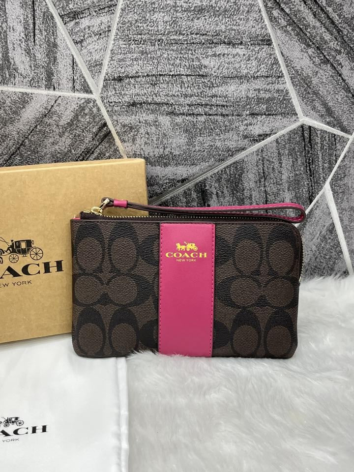 COACH W3 CORNER WRISTLET PINK BLACK WITH OG BOX & DUST COVER Urban Classics Store