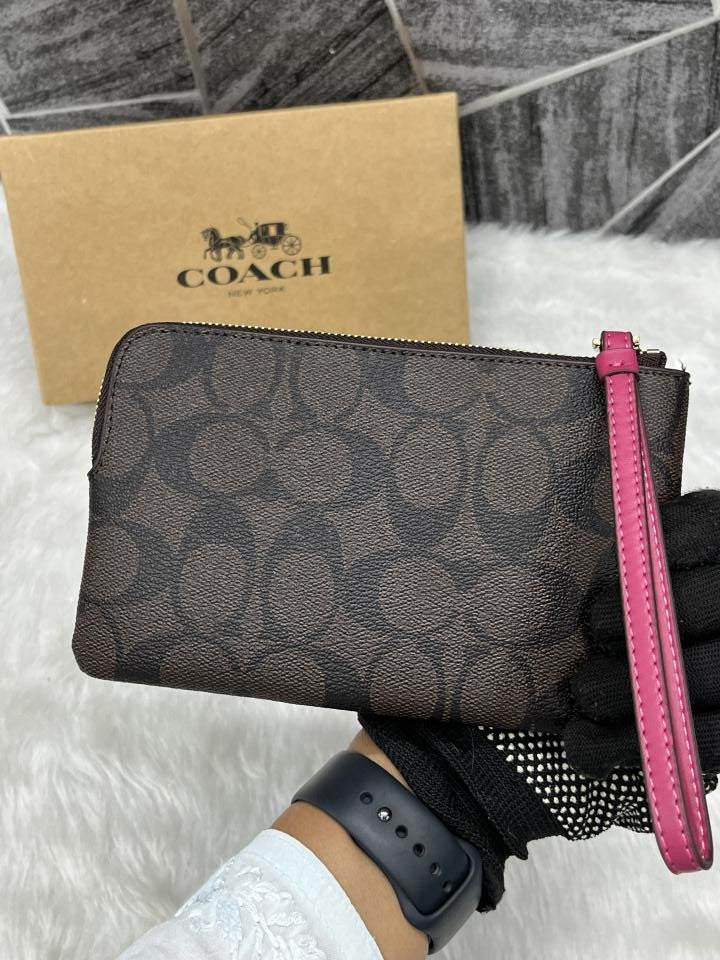 COACH W3 CORNER WRISTLET PINK BLACK WITH OG BOX & DUST COVER Urban Classics Store