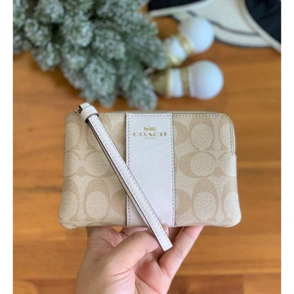 COACH W6 CORNER WRISTLET WHITE BROWN WITH OG BOX & DUST COVER Urban Classics Store