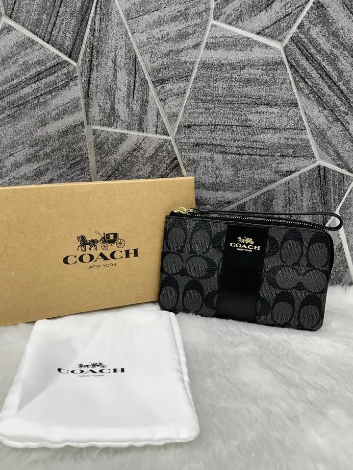COACH W1 CORNER WRISTLET ALL BLACK WITH OG BOX & DUST COVER Urban Classics Store