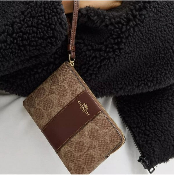 COACH W2 CORNER WRISTLET ALL BROWN WITH OG BOX & DUST COVER Urban Classics Store