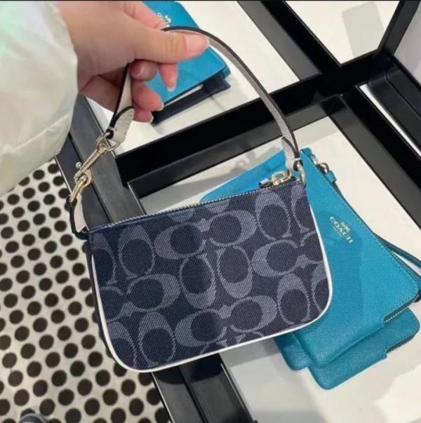 COACH NOLITA 19 (DENIM WHITE) BAG WITH OG BOX & CHAIN BELT Urban Classics Store