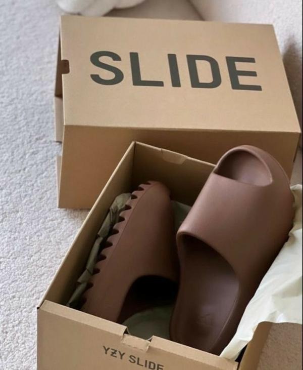 ADIDAS YEEZY BROWN SLIDES WITH ORIGINAL BOX Urban Classics Store