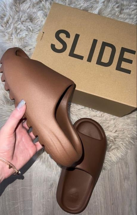 ADIDAS YEEZY BROWN SLIDES WITH ORIGINAL BOX Urban Classics Store