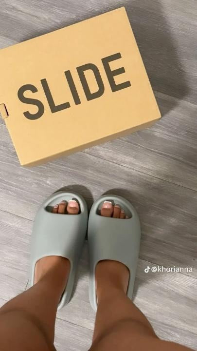ADIDAS YEEZY BLUE SLIDES WITH ORIGINAL BOX Urban Classics Store