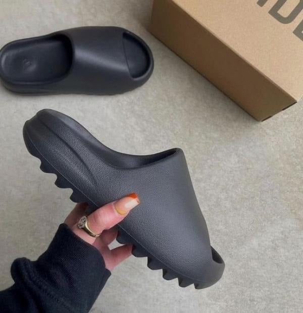 ADIDAS YEEZY BLACK SLIDES WITH ORIGINAL BOX Urban Classics Store