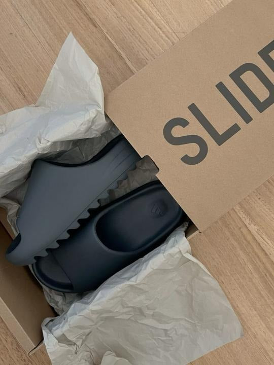 ADIDAS YEEZY BLACK SLIDES WITH ORIGINAL BOX Urban Classics Store