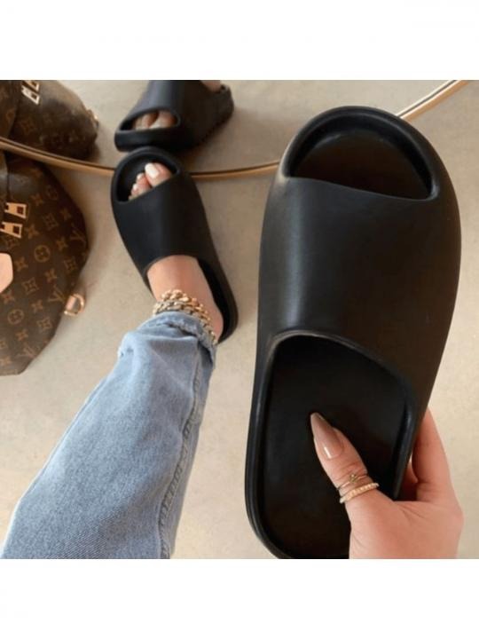 ADIDAS YEEZY BLACK SLIDES WITH ORIGINAL BOX Urban Classics Store