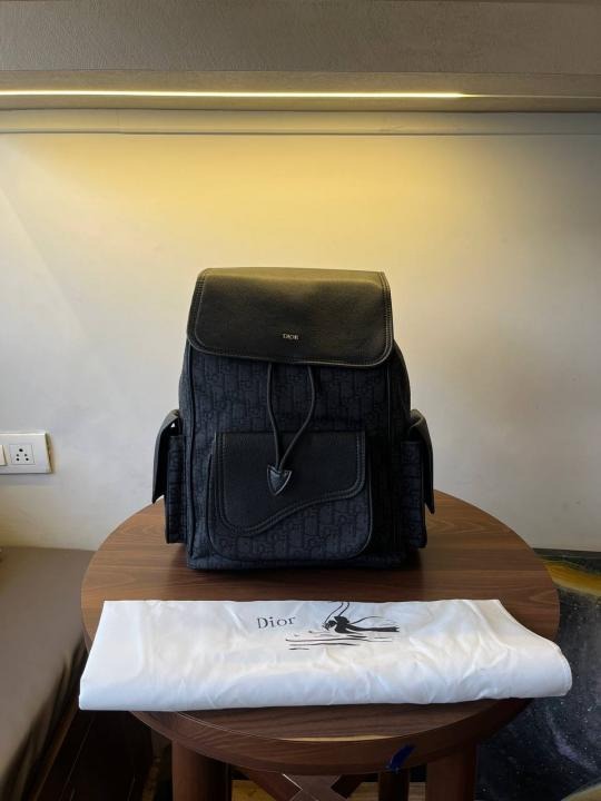 DIOR ESSENTIAL SADDLE UNISEX BLACK BAGPACK WITH DUST COVER Urban Classics Store