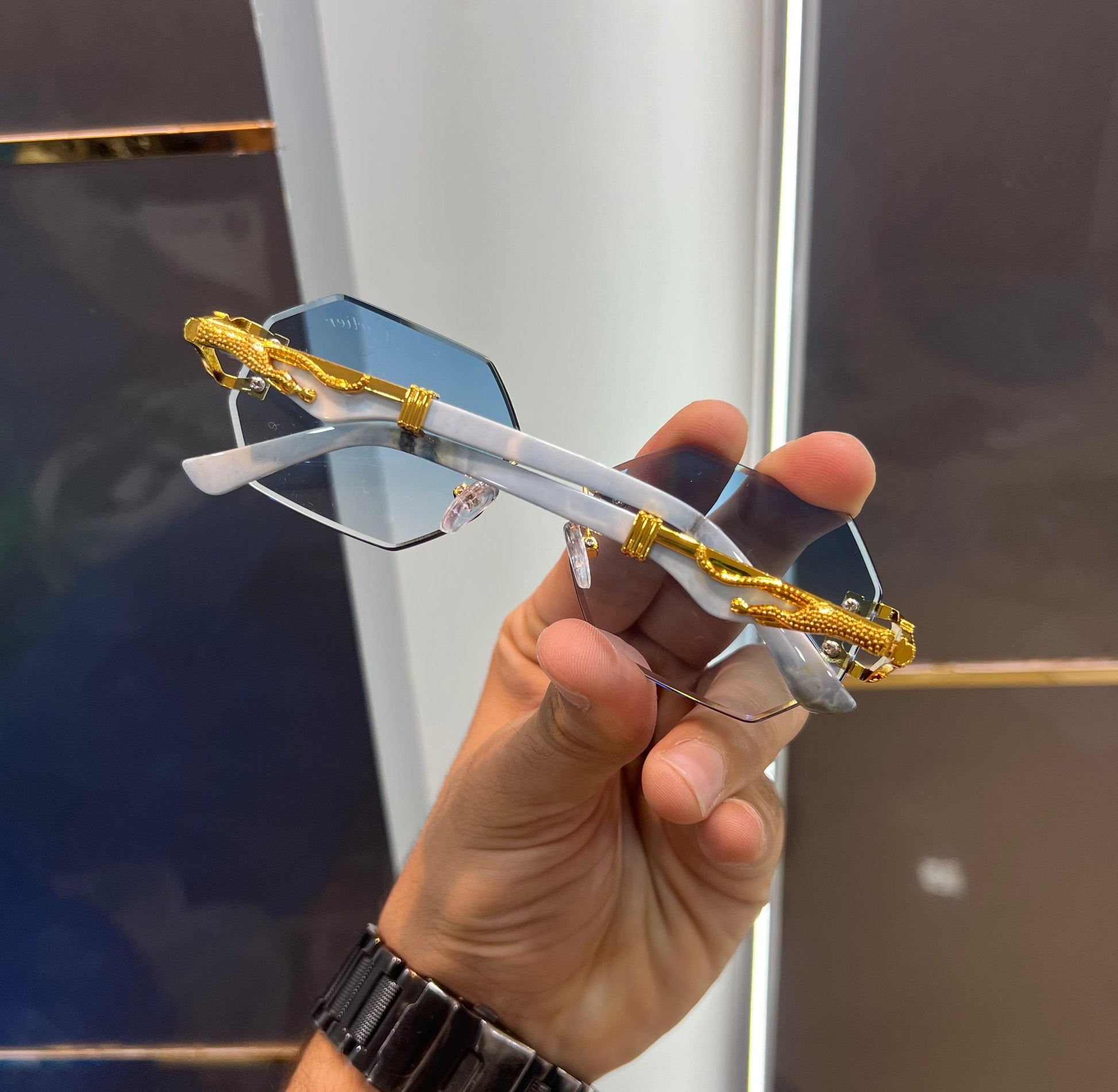 CARTIER STYLISH BLUE SUNGLASS WITH OG BOX Urban Classics Store