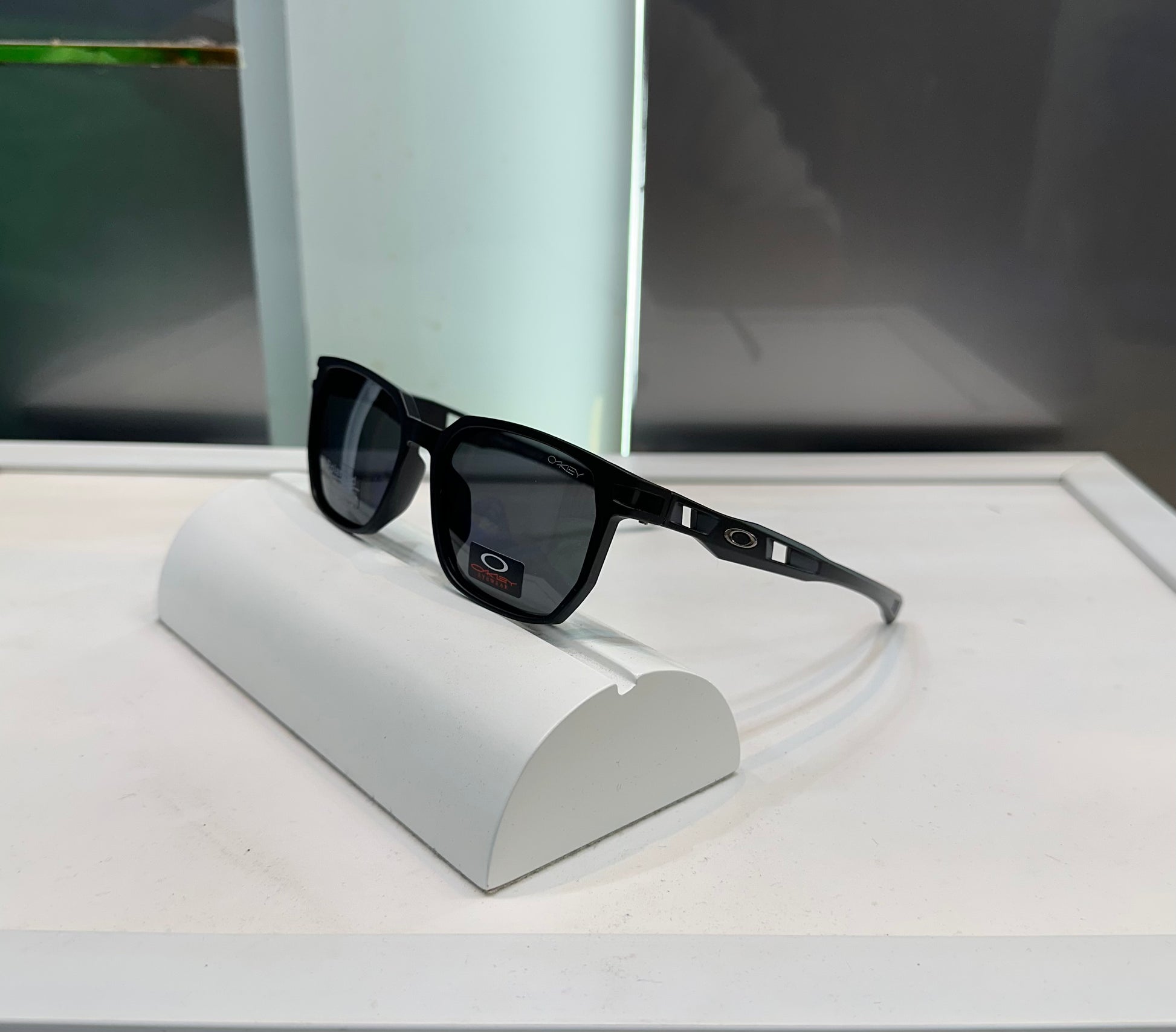 OAKLEY LEGEND BLACK FRAME (BLACK LASHES) SUNGLASSES WITH OG BOX Urban Classics Store