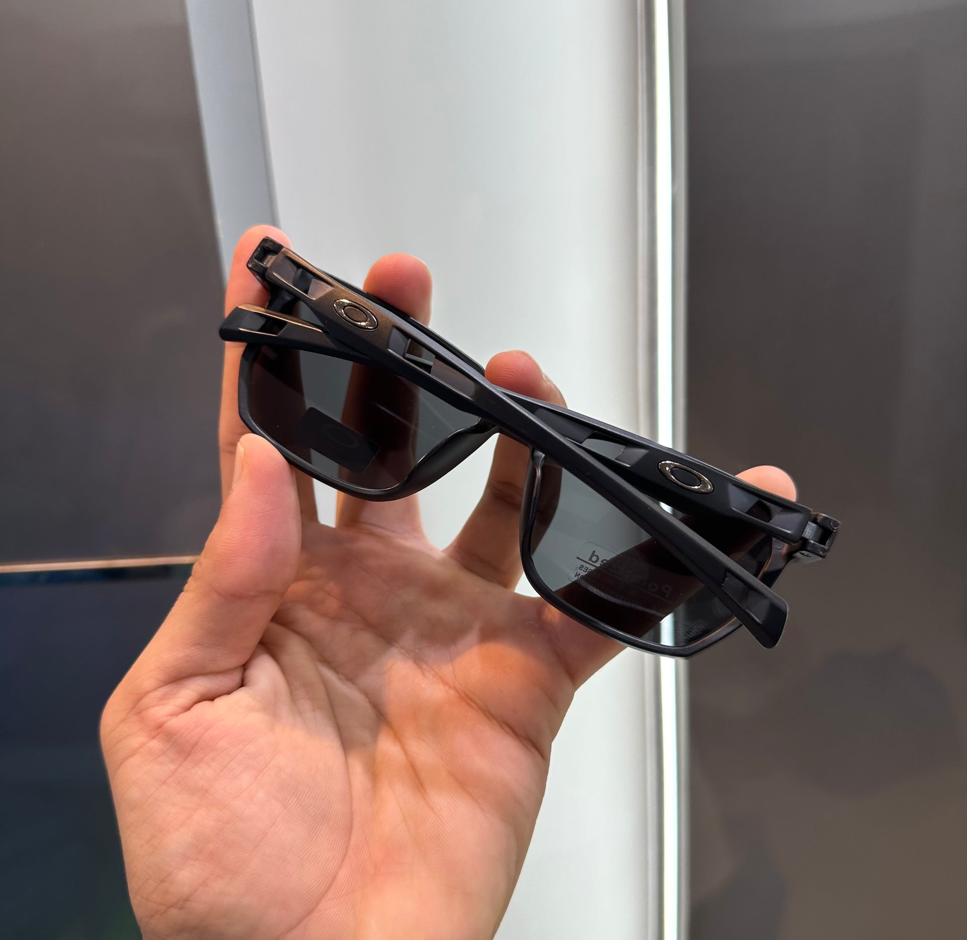 OAKLEY LEGEND BLACK FRAME (BLACK LASHES) SUNGLASSES WITH OG BOX Urban Classics Store