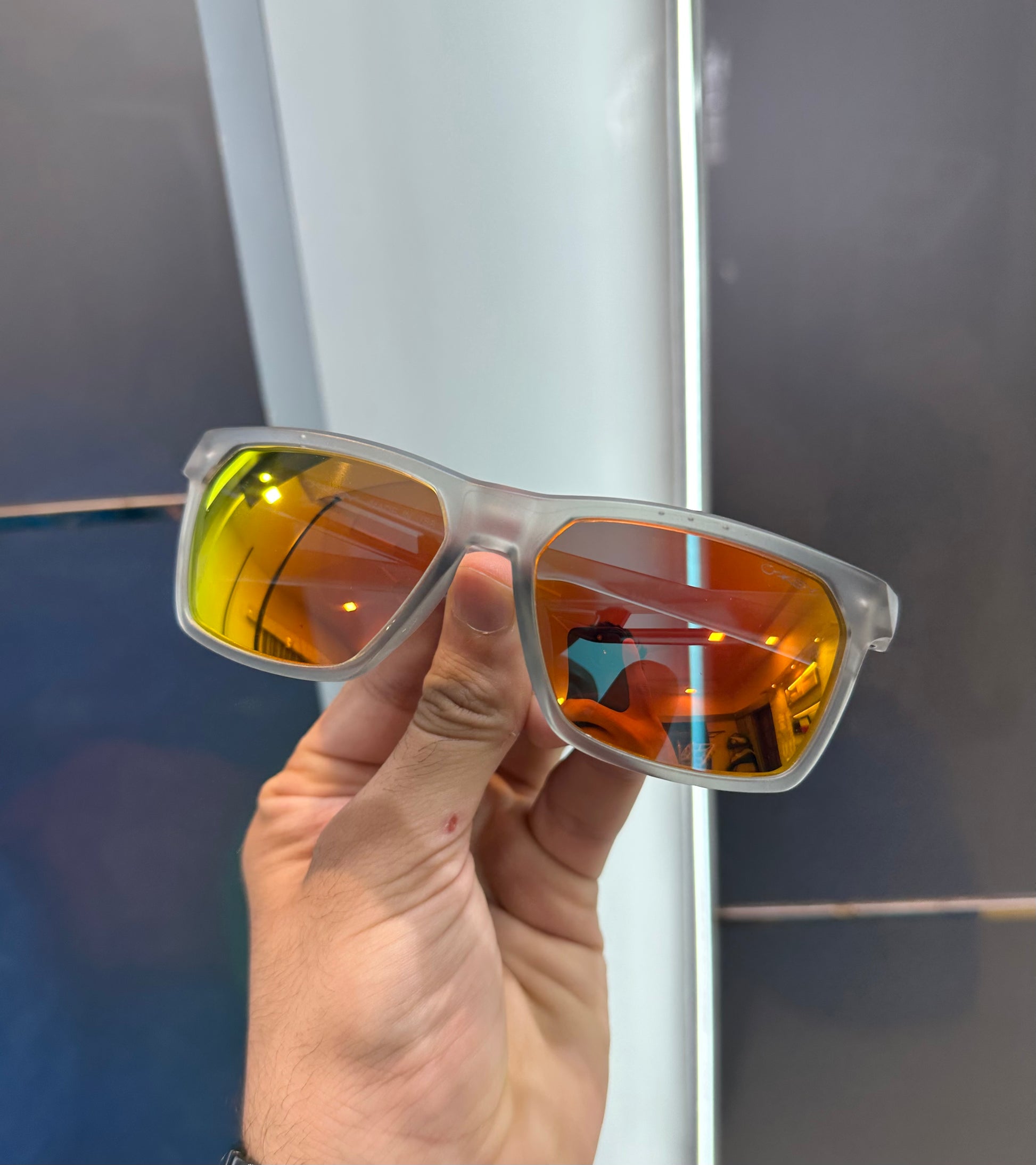 OAKLEY LEGEND SILVER FRAME *RAINBOW* SUNGLASSES WITH OG BOX Urban Classics Store