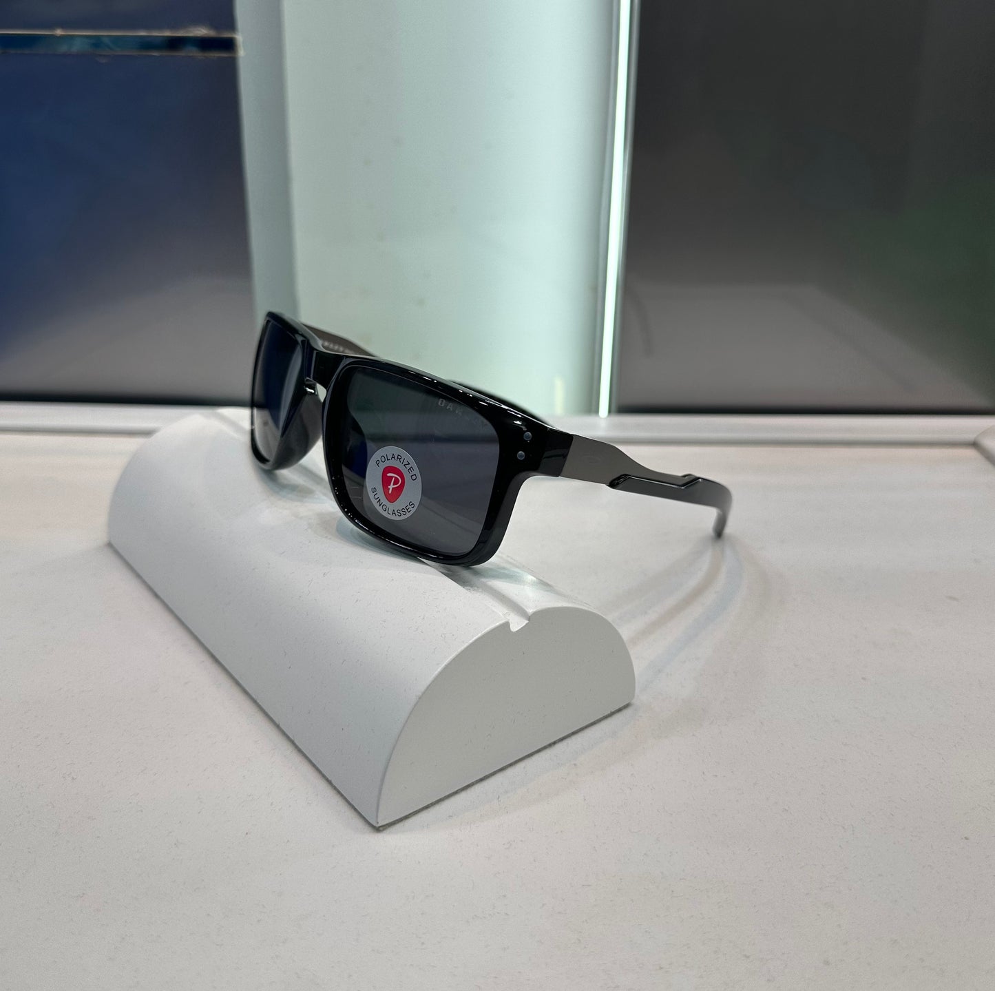 OAKLEY BLACK SQUARE FRAME SUNGLASSES WITH OG BOX Urban Classics Store