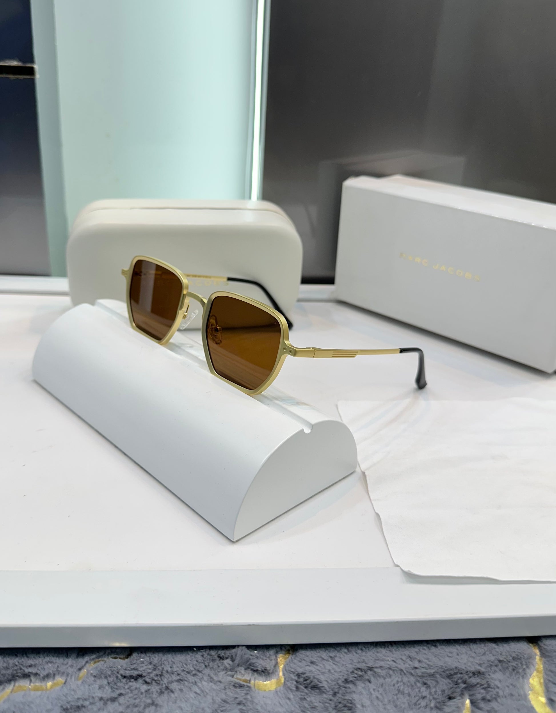 MARC JACOB PREMIUM GOLD EDITION SUNGLASSES WITH OG BOX Urban Classics Store