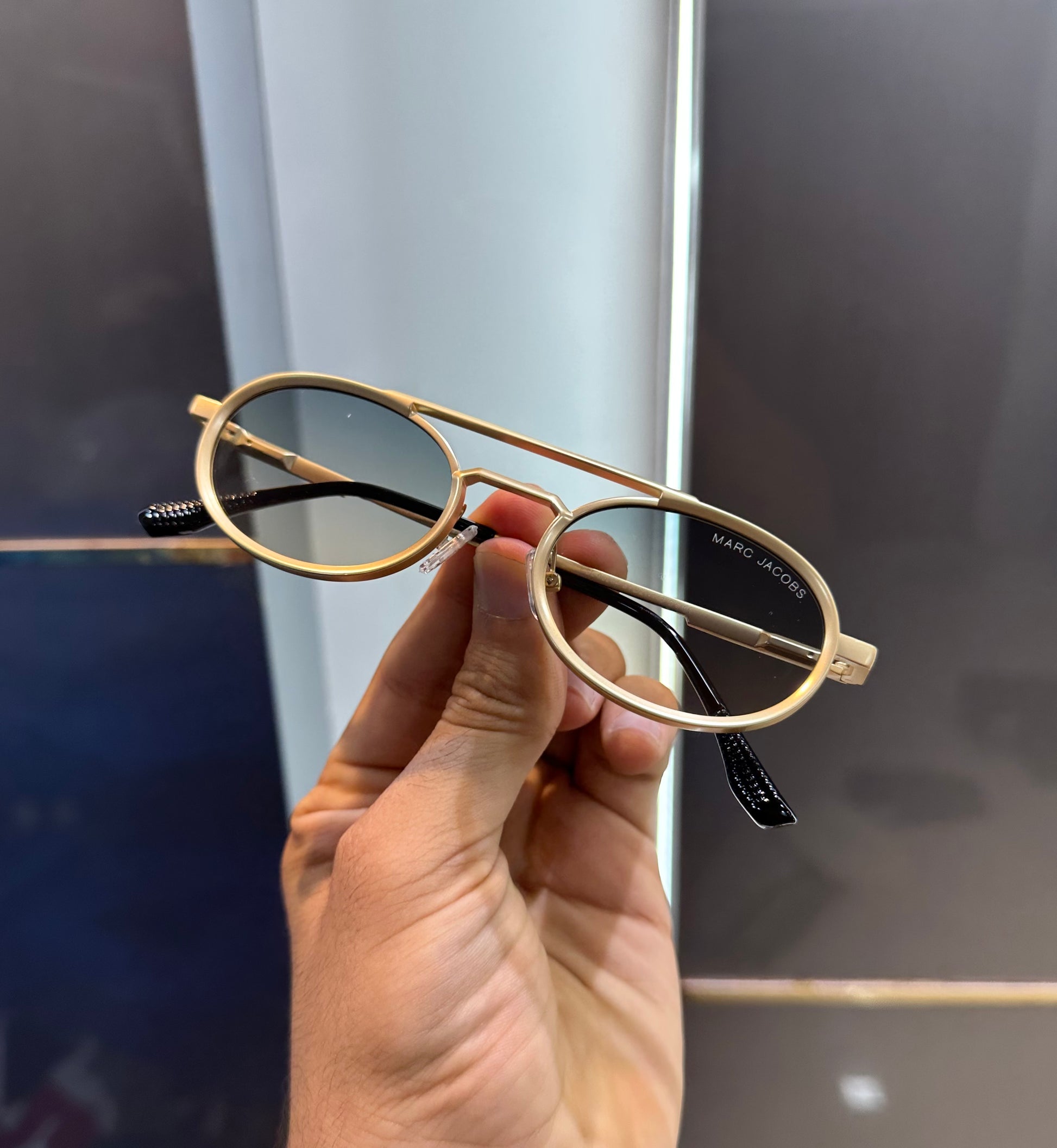 MARC JACOBS * GOLDEN METAL* PREMIUM SUNGLASS WITH OG BOX Urban Classics Store