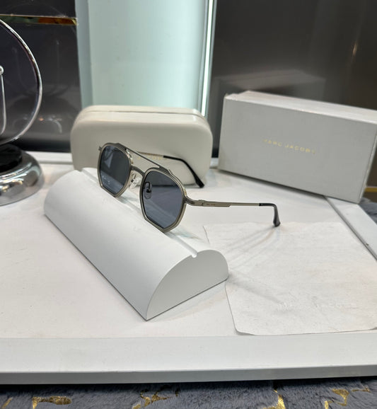 MARC JACOB PLATINUM EDITION SUNGLASSES WITH OG BOX Urban Classics Store