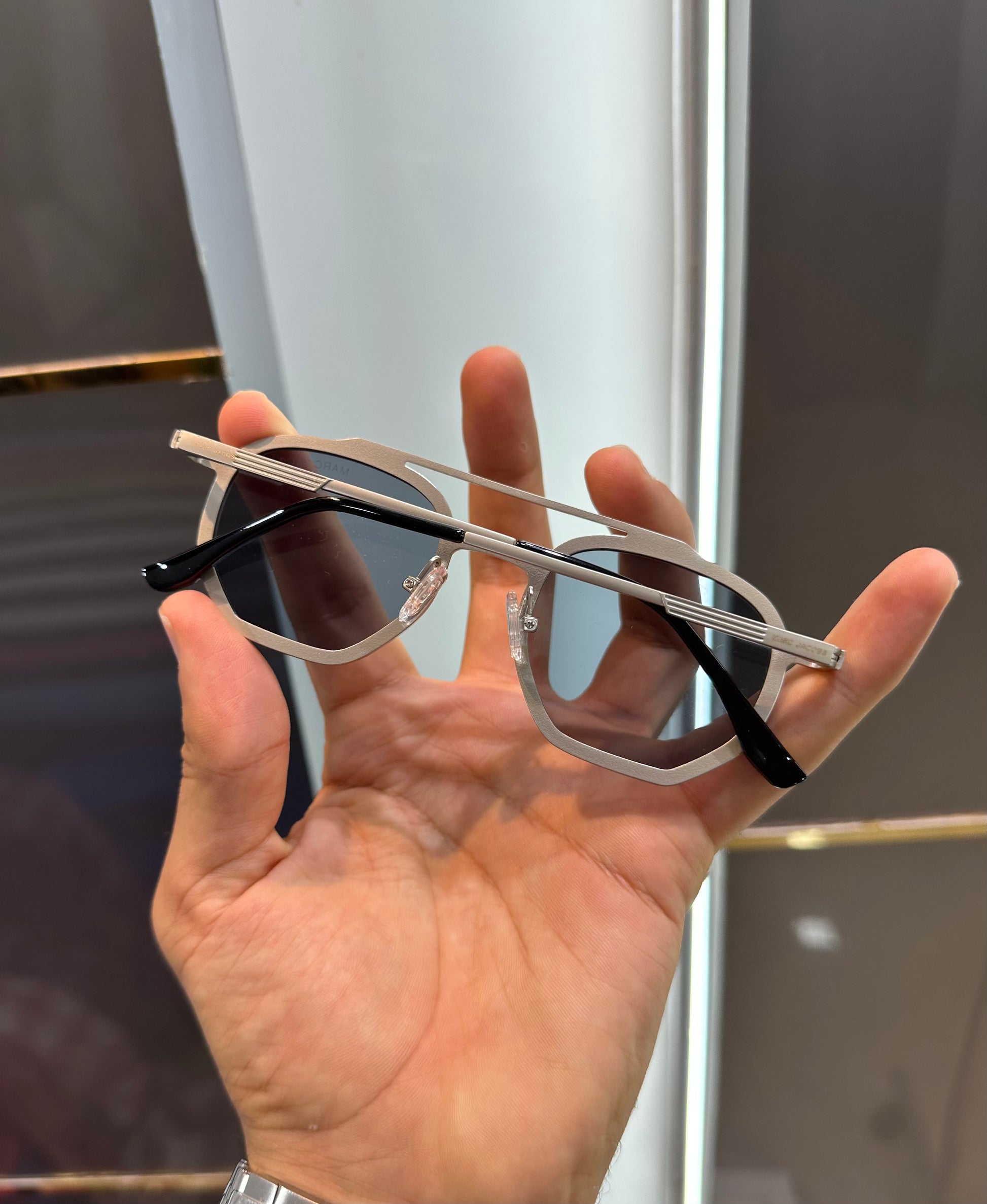 MARC JACOB PLATINUM EDITION SUNGLASSES WITH OG BOX Urban Classics Store