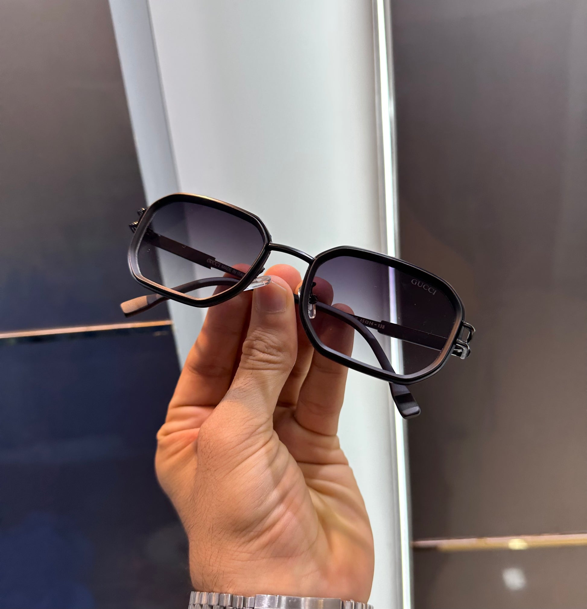 GUCCI PREMIUM SUNGLASSES BLACK FRAME WITH OG BOX Urban Classics Store
