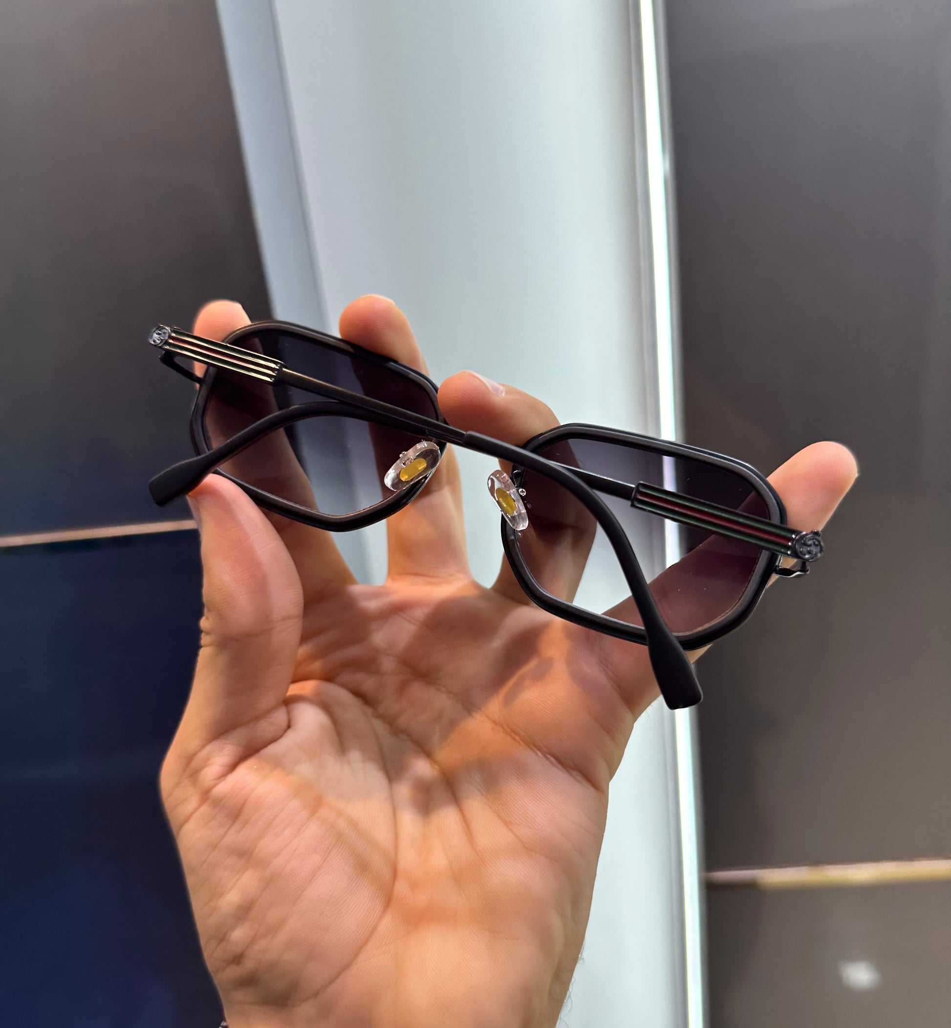 GUCCI PREMIUM SUNGLASSES BLACK FRAME WITH OG BOX Urban Classics Store