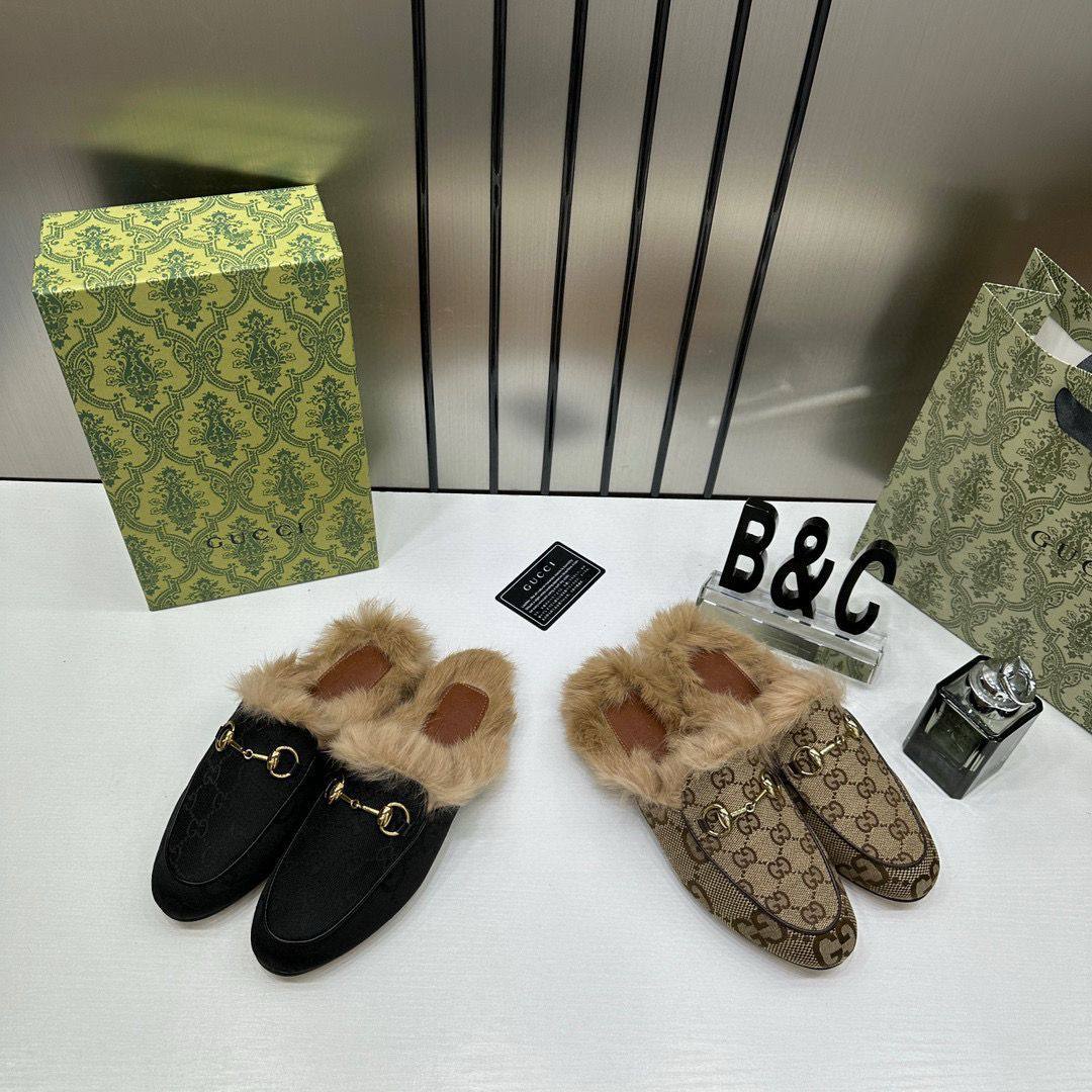GUCCI PRINCETOWN HORSEBIT FURRY SLIDES WITH ORIGINAL BOX AND CARRY BAG Urban Classics Store