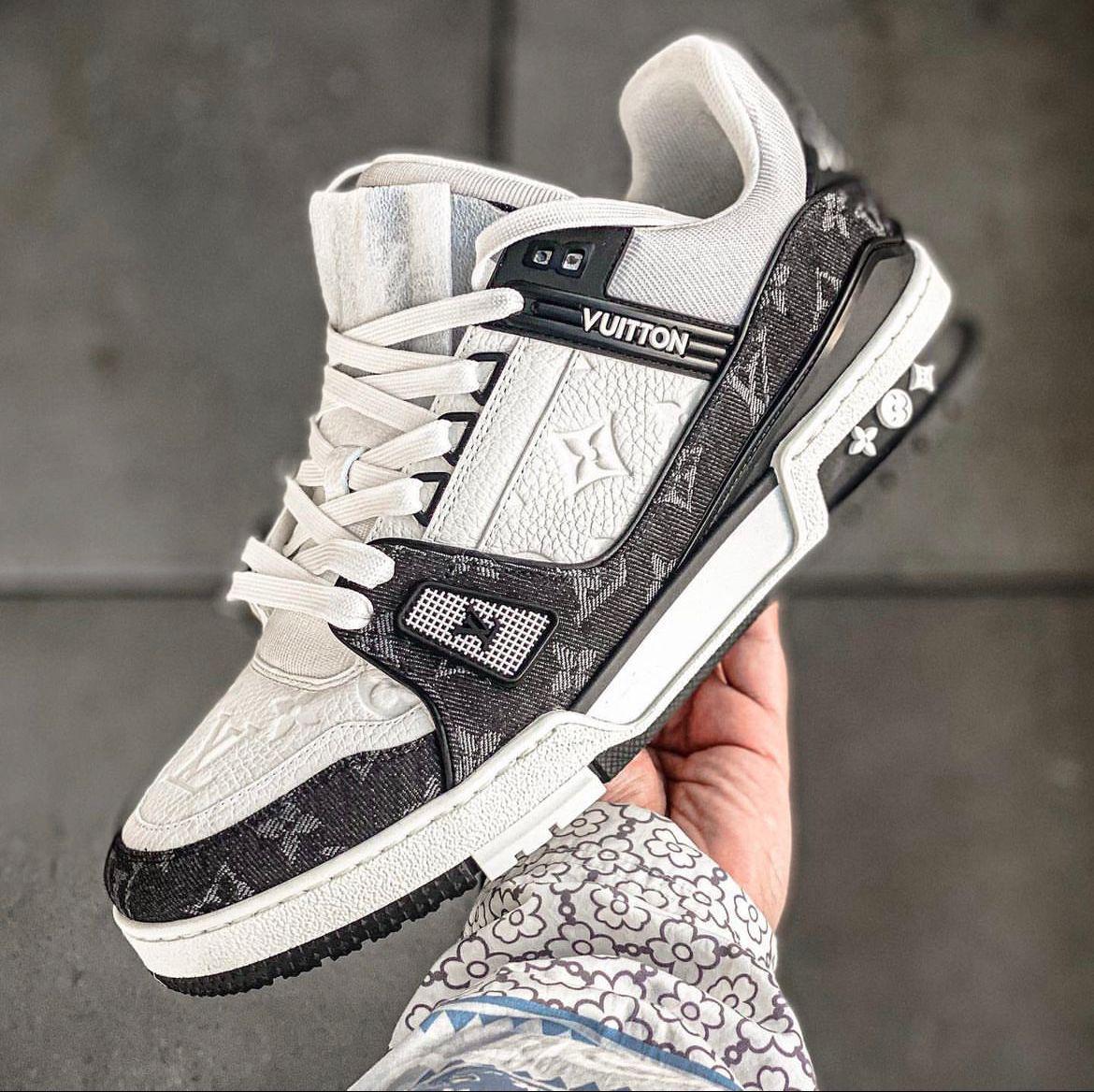 LOUIS VUITTON TRAINER BLACK WHITE WITH ACCESSORIES Urban Classics Store