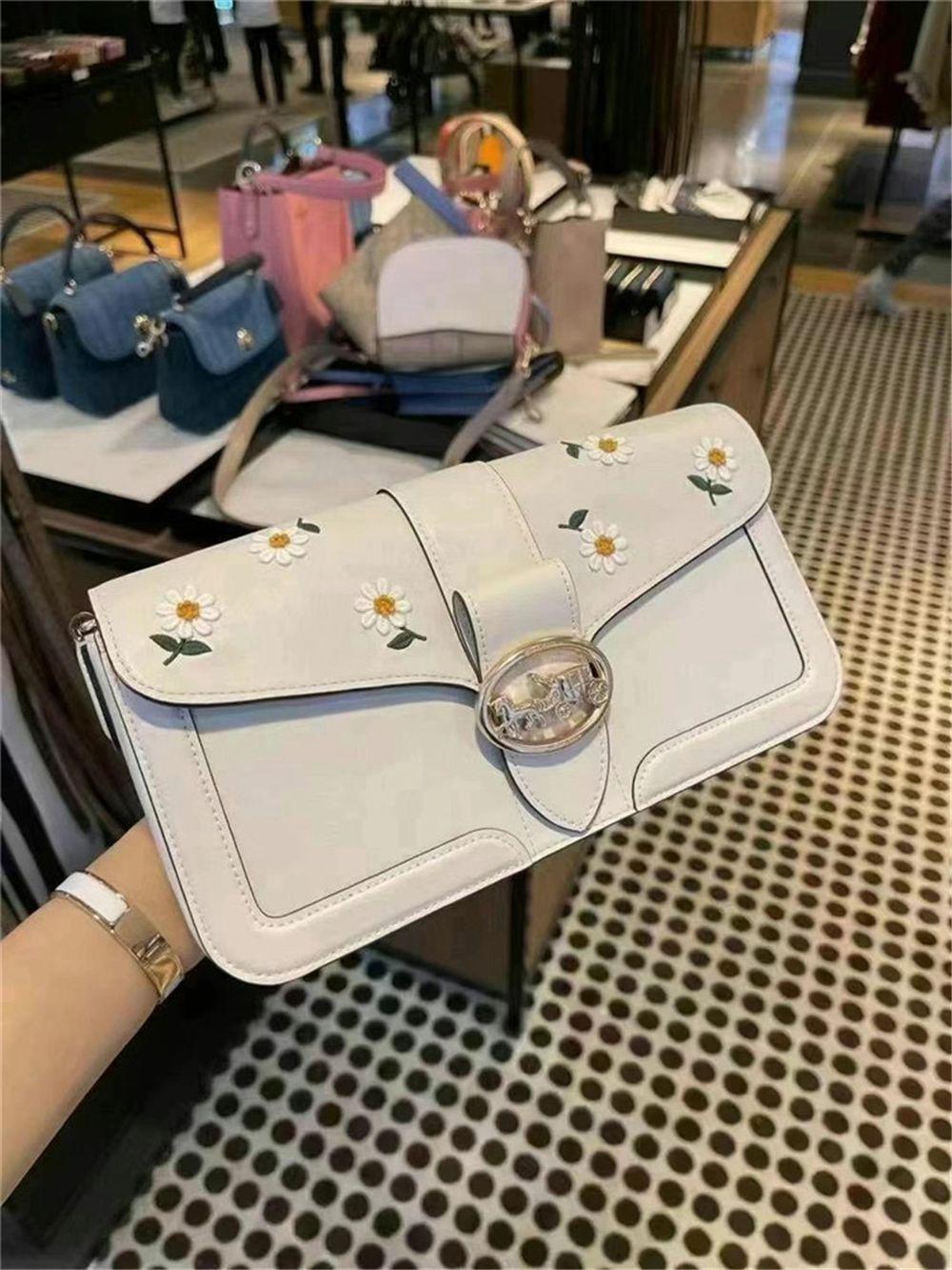 COACH GEORGIA DAISY BAG WITH OG BOX TO BELT Urban Classics Store