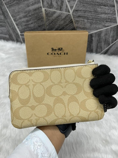 COACH W6 CORNER WRISTLET WHITE BROWN WITH OG BOX & DUST COVER Urban Classics Store