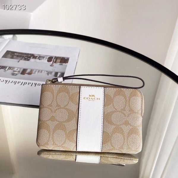 COACH W6 CORNER WRISTLET WHITE BROWN WITH OG BOX & DUST COVER Urban Classics Store