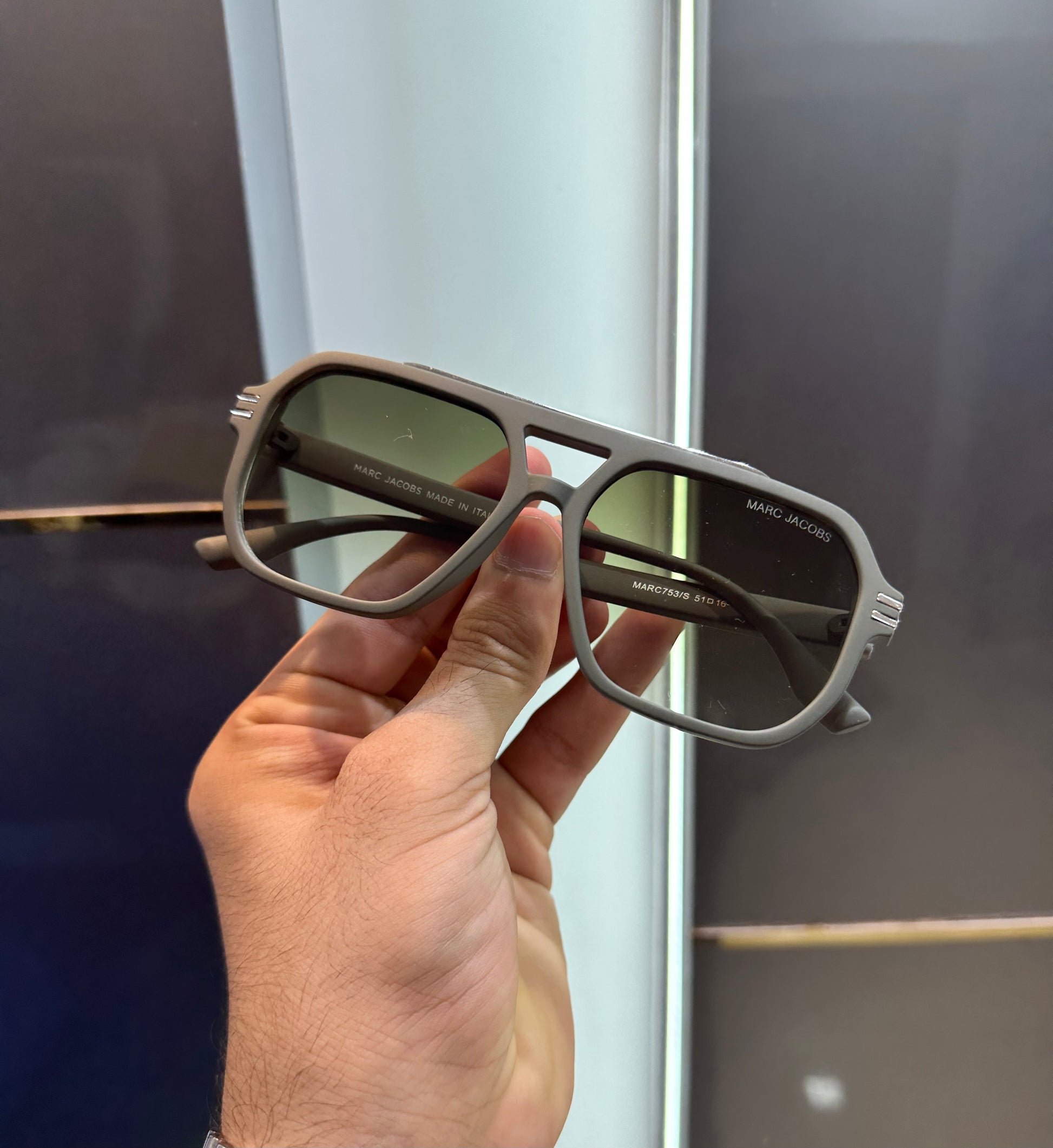 MARC JACOBS  **THE CLASSICS ** SUNGLASSES MATT BLACK WITH OG KIT Urban Classics Store
