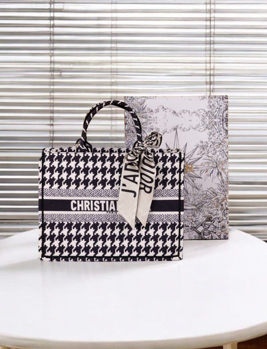 DIOR BOOK TOTE TOILE JOUYBLACK COLOUR  WITH BRAND BOX Urban Classics Store