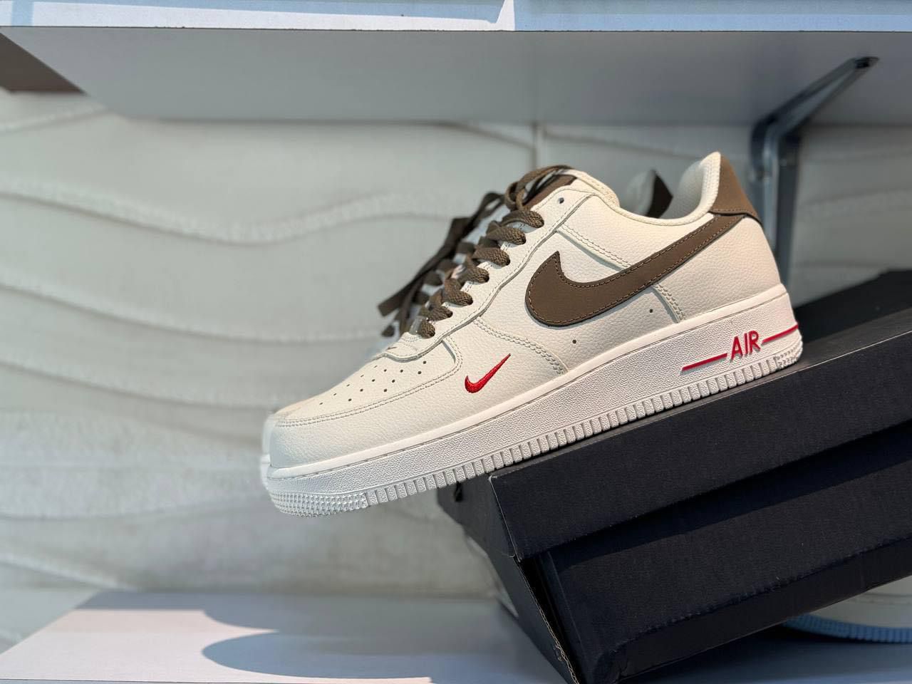 NIKE AIRFORCE 1 MINI SWOOSH COFFEE WITH OG BOX Urban Classics Store