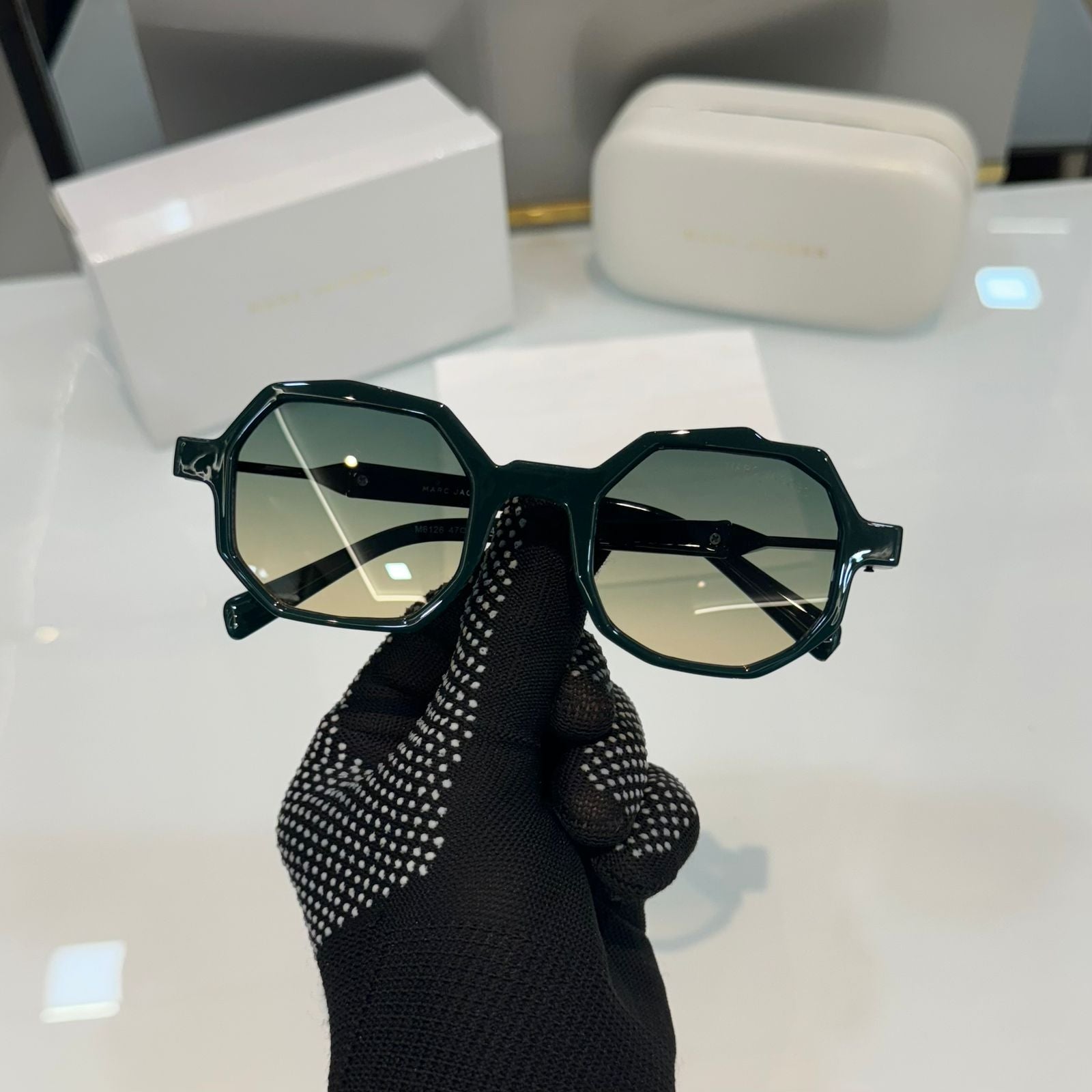 MARC & JACOOB PREMIUM SUNGLASS WITH IOG BOX Urban Classics Store