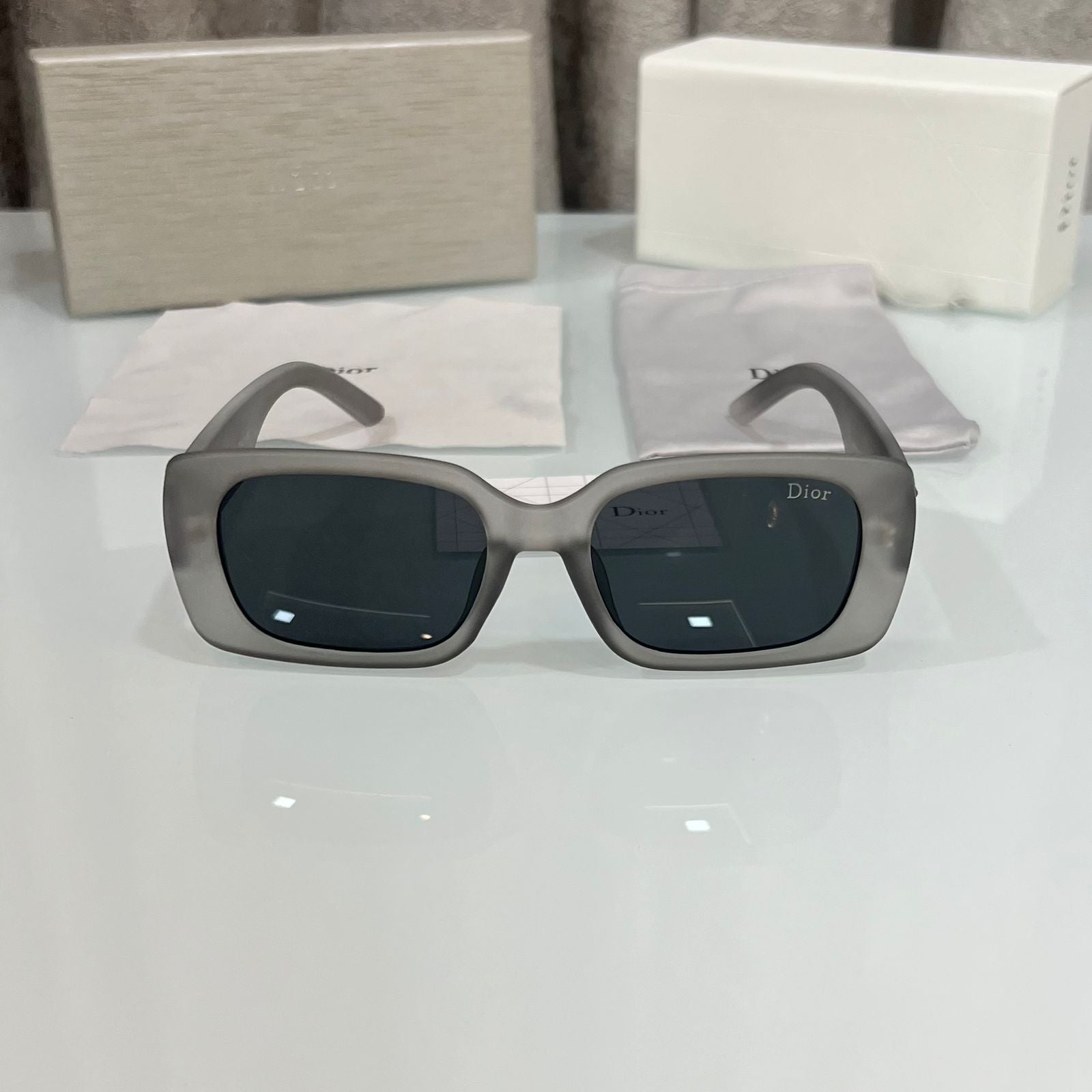 CHRISTIAN DIOR GREY PREMIUM IMPORTED SUNGLASS WITH OG BOX Urban Classics Store