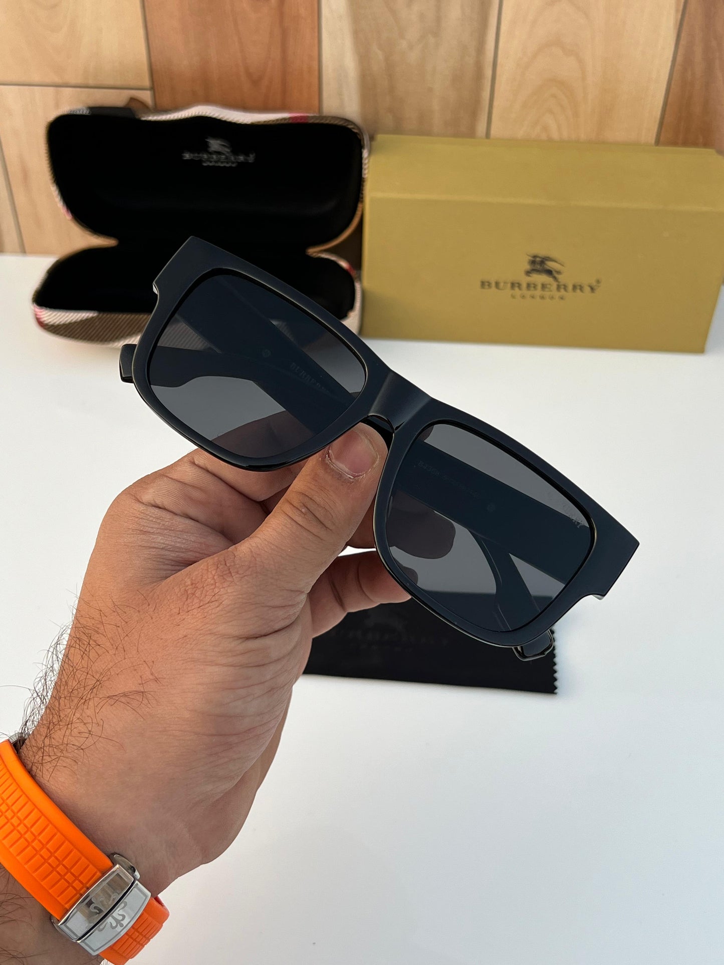 BURBERRY PREMIUM SUNGLASS FULL BLACK WITH OG KIT Urban Classics Store