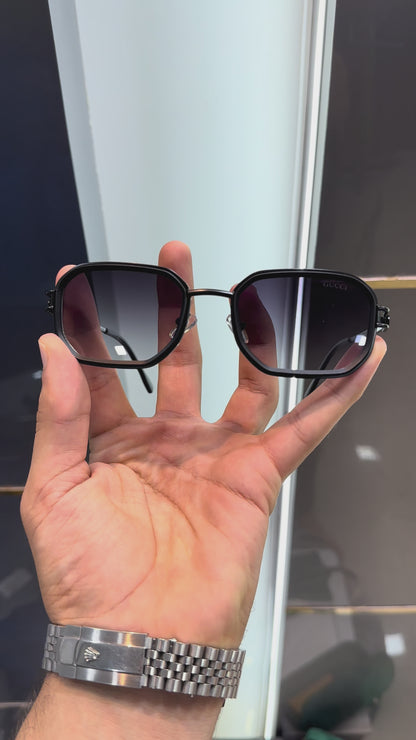 GUCCI PREMIUM SUNGLASSES BLACK FRAME WITH OG BOX